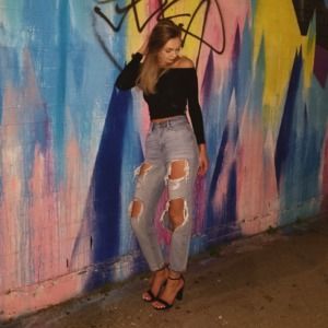 Meet your Posher, Olivia